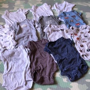 12 newborn body suits